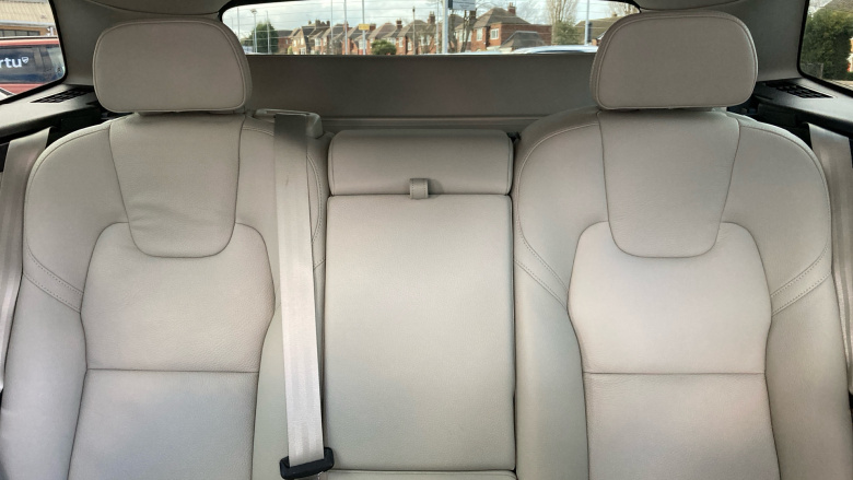 Volvo XC60 2.0 B4D Plus Dark 5dr AWD Geartronic Diesel Estate